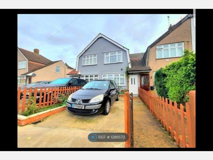 2 Bedroom Terraced House To Rent In Feltham, London TW14