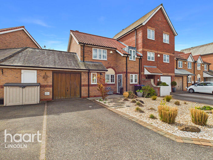 3 Bedroom Semi-Detached House For Sale In Park Lane, Burton Waters, LN1