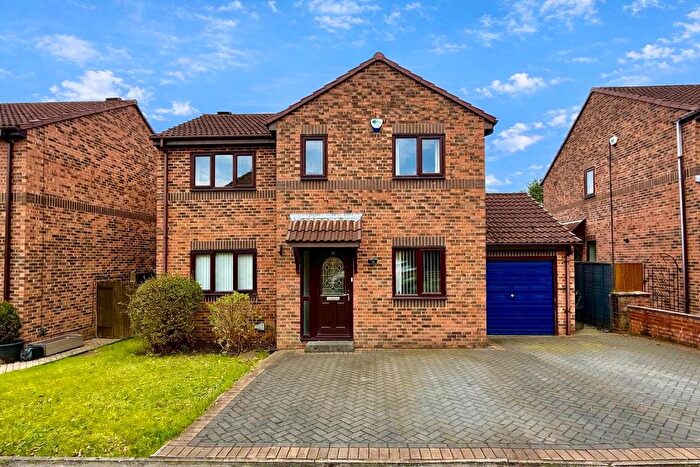 4 Bedroom Detached House To Rent In Woodside Park Drive, Horsforth, Leeds, West Yorkshire, LS18