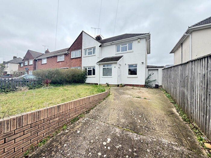 3 Bedroom End Of Terrace House For Sale In Frobisher Avenue, Wallisdown, Poole, BH12