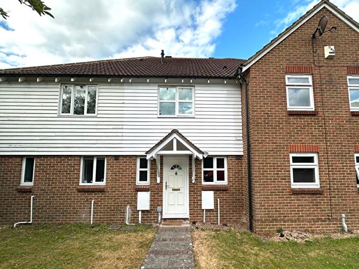 2 Bedroom Property To Rent In Bradbridge Green, Ashford, TN23