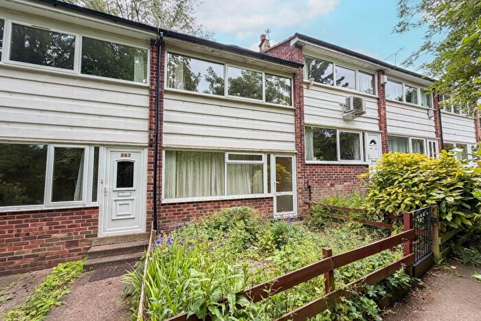 3 Bedroom Terraced House For Sale In Gledhow Lane, Chapel Allerton, Leeds, LS7