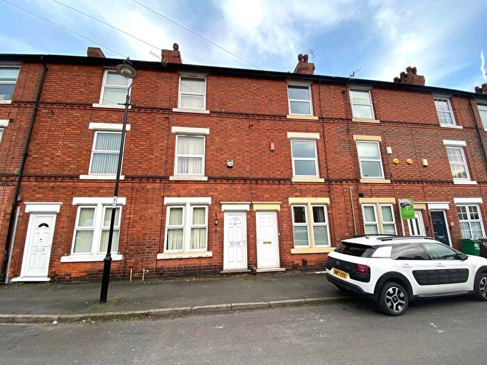 3 Bedroom Terraced House To Rent In Mundella Road, Nottingham, Nottinghamshire, NG2