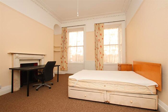 2 Bedroom Flat To Rent In Park Street, Bath, BA1