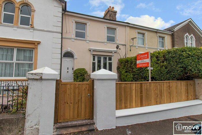 2 Bedroom Flat To Rent In Chatsworth Road, Torquay, TQ1