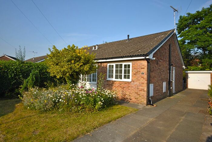 2 Bedroom Semi-Detached Bungalow To Rent In Saffron Crescent, Tickhill, Doncaster, DN11