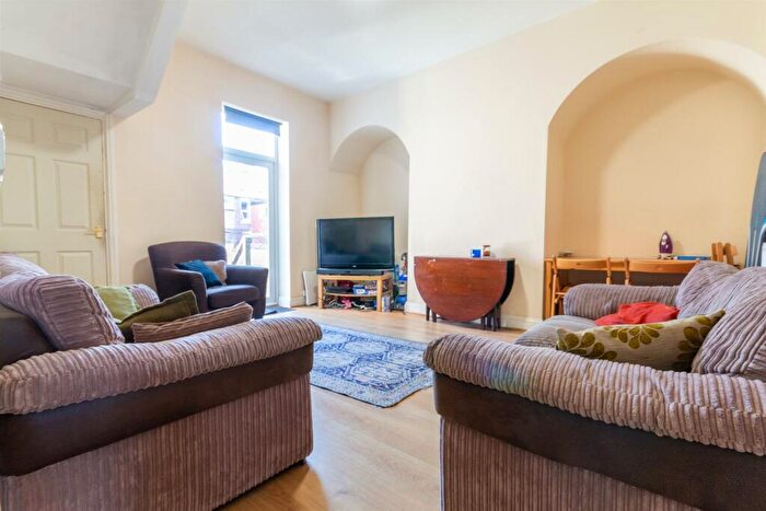 4 Bedroom Terraced House To Rent In Chillingham Road, Heaton, NE6