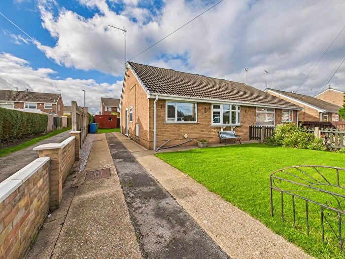 2 Bedroom Semi-Detached Bungalow For Sale In Lincoln Green, Hull, HU4