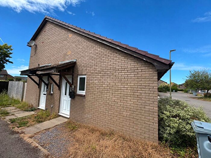 Studio For Sale In Bracken Close, Carterton, Oxfordshire, OX18