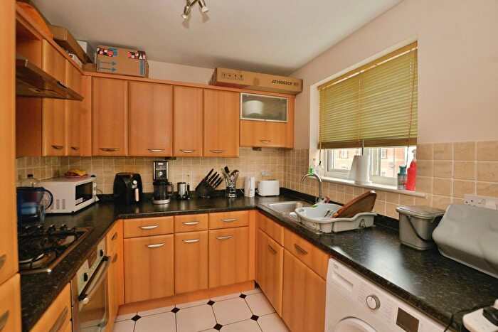 1 Bedroom Flat For Sale In Sir John Fogge Avenue, Ashford, Kent, TN23