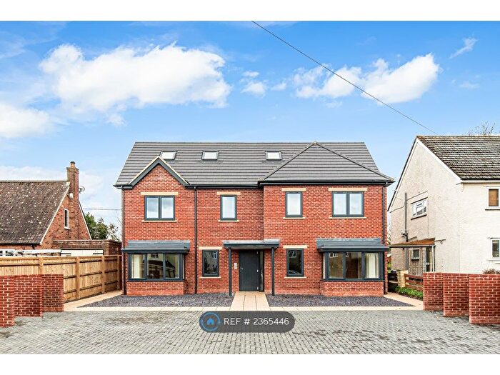 2 Bedroom Flat To Rent In Bicester Road, Kidlington, OX5