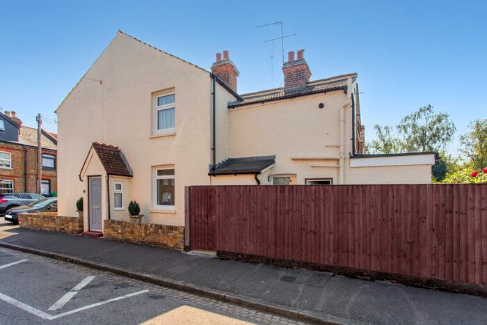 2 Bedroom Semi-Detached House For Sale In Bourne Avenue, Windsor, SL4