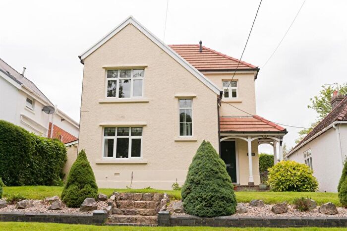 3 Bedroom Detached House For Sale In Folland Road, Glanamman, Ammanford, SA18