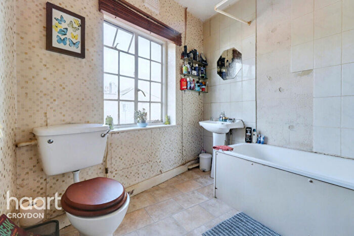 1 Bedroom Flat For Sale In Brighton Road, South Croydon, CR2