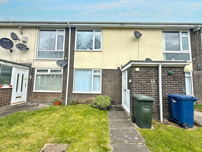 2 Bedroom Flat For Sale In Farnham Close, Lemington, Newcastle Upon Tyne, Tyne And Wear, NE15