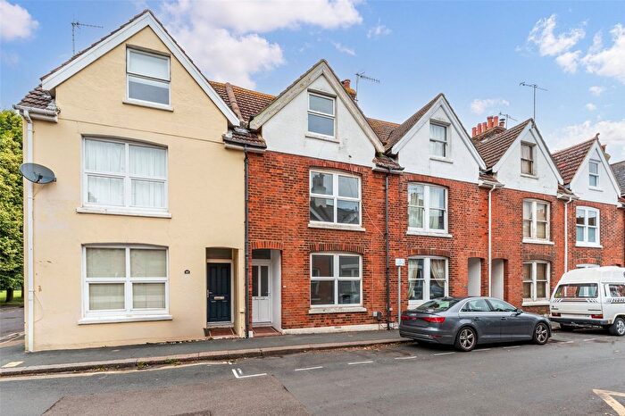 3 Bedroom Detached House To Rent In Cobden Road, Worthing, West Sussex, BN11