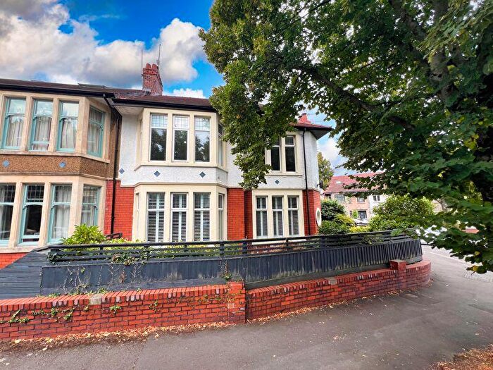 4 Bedroom End Of Terrace House For Sale In Melrose Avenue, Penylan, Cardiff, CF23