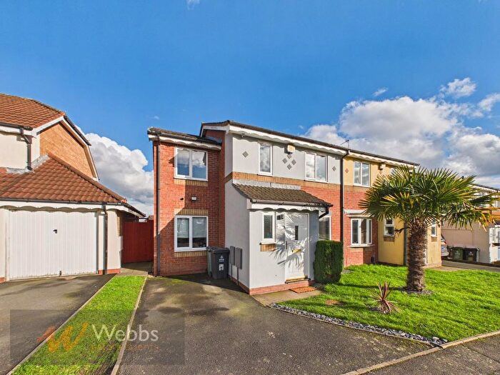 4 Bedroom Semi Detached House For Sale In New Forest Road, Walsall, WS3
