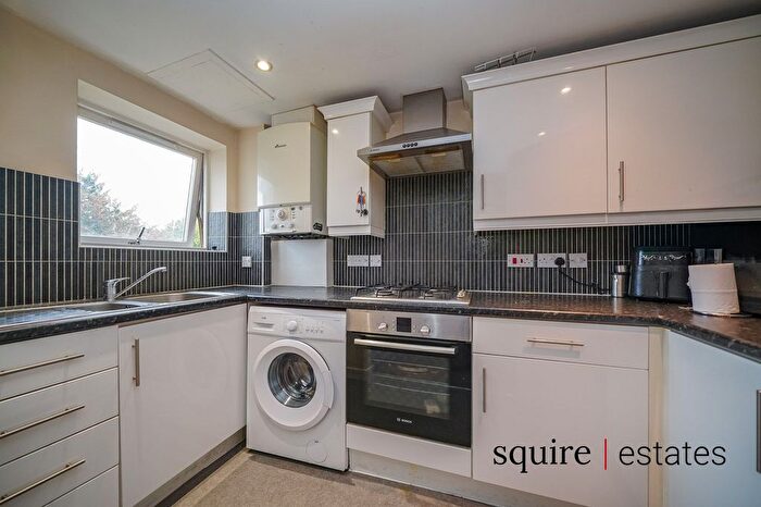 2 Bedroom Flat To Rent In Gadebury Heights, Bury Road, Hemel Hempstead, HP1