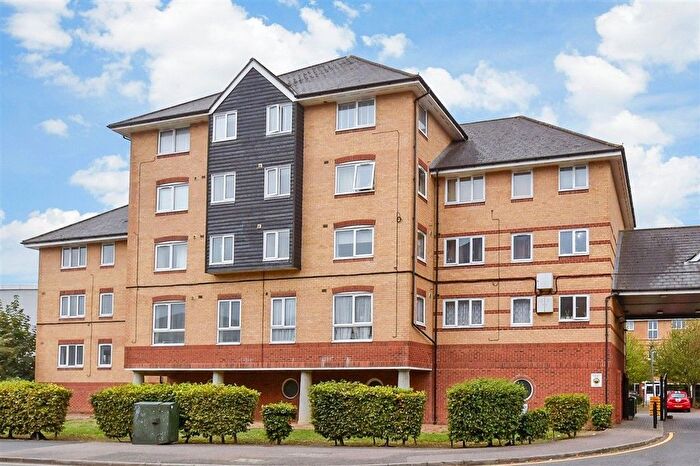 1 Bedroom Flat For Sale In St. Peter Street, Maidstone, Kent, ME16