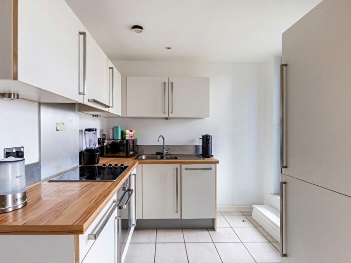 1 Bedroom Flat To Rent In Oval Road, London, NW1