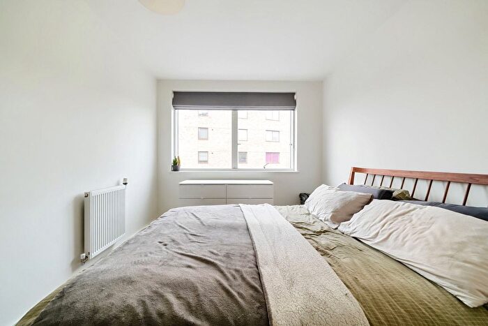 1 Bedroom Flat For Sale In Kenneth Way, London, W5