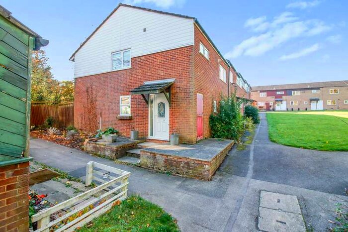 4 Bedroom Semi-Detached House To Rent In Griffon Close, Eaglestone, Milton Keynes, MK6