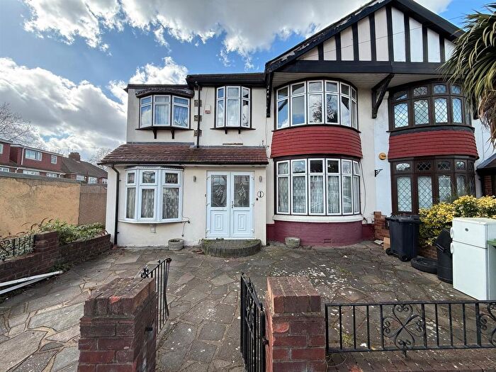4 Bedroom Property For Sale In Sandhurst Drive, Ilford, IG3