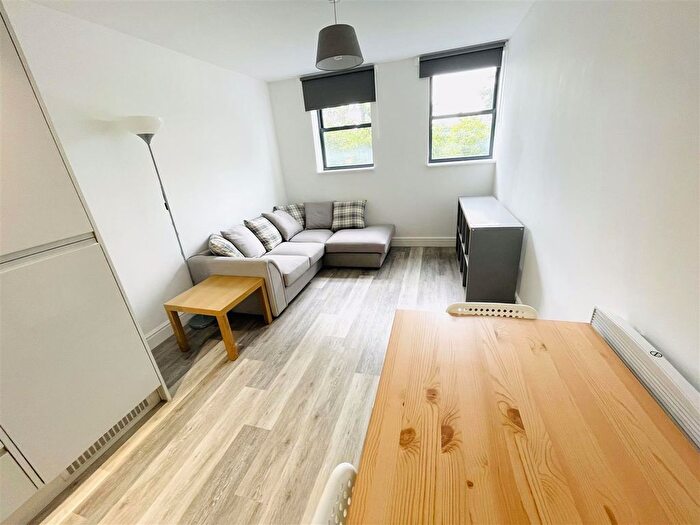 1 Bedroom Flat To Rent In B Trelawney House, Surrey Street, BS2