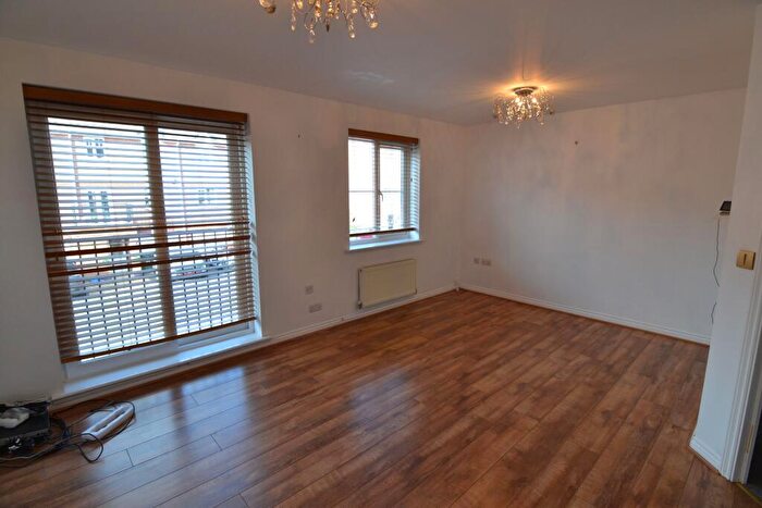 4 Bedroom Terraced House To Rent In Thunderbolt Way, Tipton, DY4