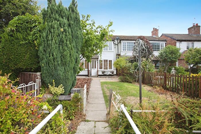 3 Bedroom Terraced House For Sale In Brook Street, Wolston, Coventry, CV8