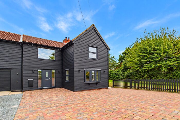 4 Bedroom Detached House For Sale In Waterside Road, Bradwell-On-Sea, Southminster, CM0