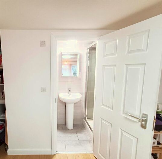 Studio To Rent In Parklands Parade, Bath Road, Hounslow, TW5