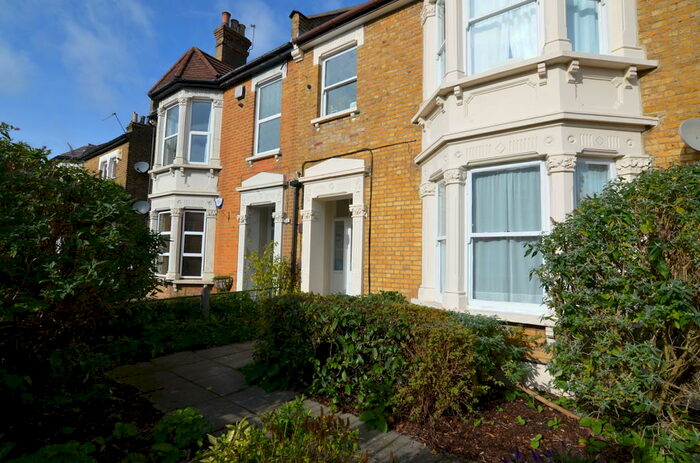 1 Bedroom Flat To Rent In Manor Road, Sidcup, DA15