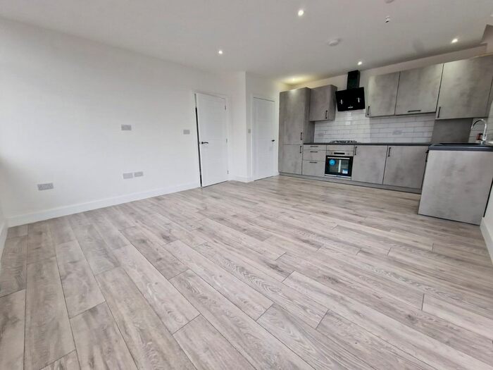 1 Bedroom Flat To Rent In West Street, Dunstable, Bedfordshire, LU6