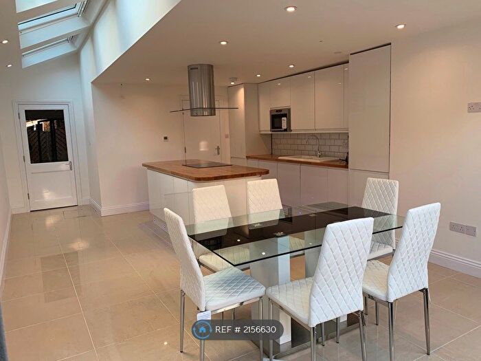 6 Bedroom Terraced House To Rent In Friern Road, London, SE22