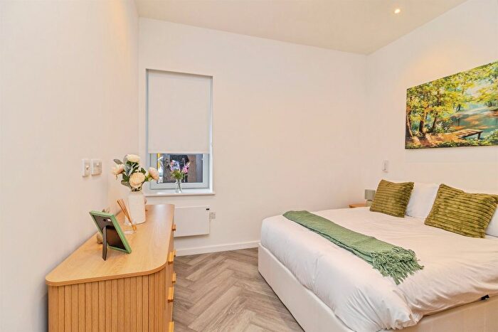 1 Bedroom Studio For Sale In Caldecotte Lake Drive, Caldecotte, Milton Keynes, MK7