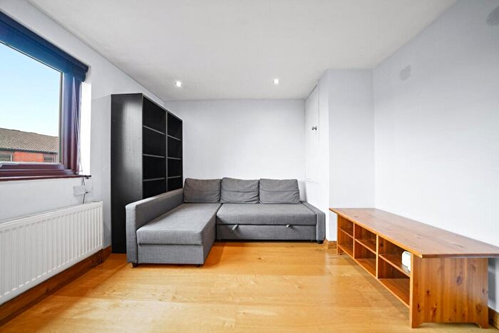 1 Bedroom Flat To Rent In Worcester Mews, West Hampstead, NW6