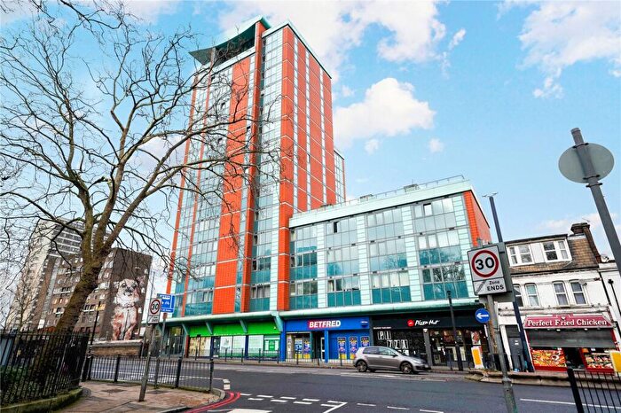 2 Bedroom Flat For Sale In East India Dock Road, London, E14