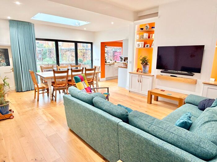 5 Bedroom End Of Terrace House For Sale In Barton Road, Tewkesbury, GL20