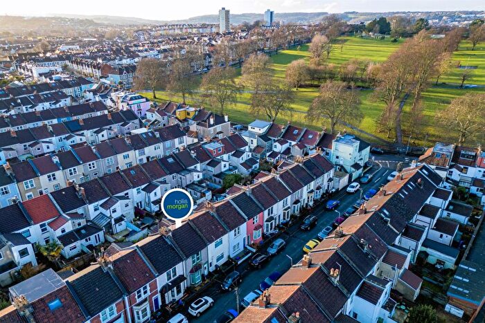 3 Bedroom Terraced House For Sale In Updating | Victoria Park, BS3