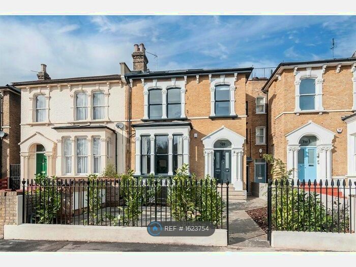 3 Bedroom Flat To Rent In Evering Road, London, E5