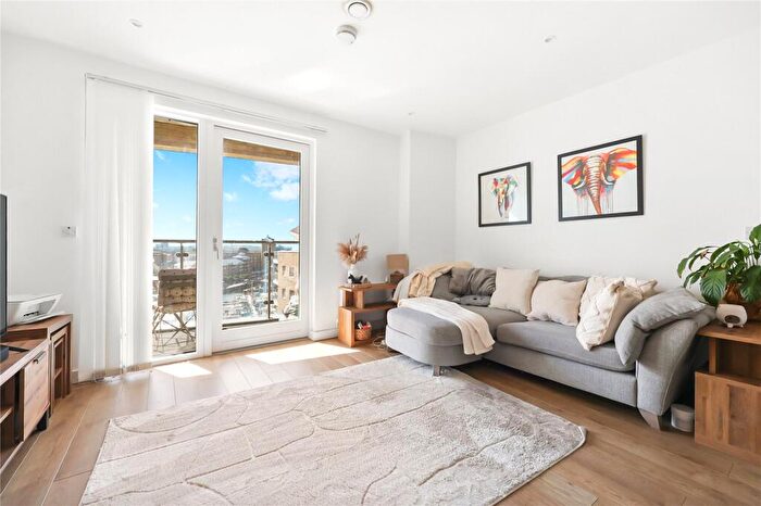 1 Bedroom Apartment For Sale In Vitruvian Court, E14
