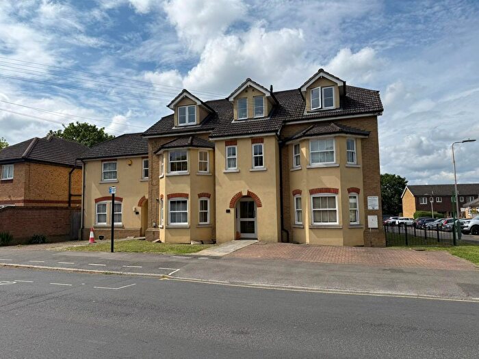 2 Bedroom Flat To Rent In Manor Road, Romford Essex, RM1