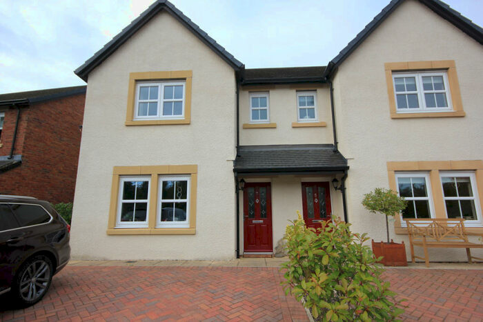 3 Bedroom Semi-Detached House To Rent In Stable Wood Close, Preston, PR4