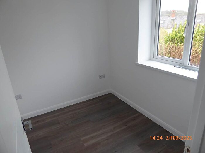 4 Bedroom Property To Rent In Crispin Avenue, Carmarthen, SA31