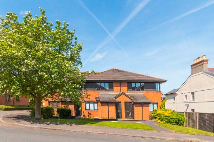 2 Bedroom Maisonette To Rent In Carman Court, Tring, HP23