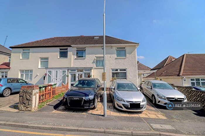 3 Bedroom Semi-Detached House To Rent In Pincott Road, Bexleyheath, DA6