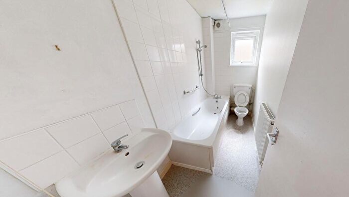 1 Bedroom Flat For Sale In Flat, Manor Park Road, Harlesden, London, NW10