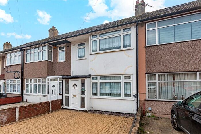 3 Bedroom Terraced House For Sale In Western Avenue, Dagenham, RM10